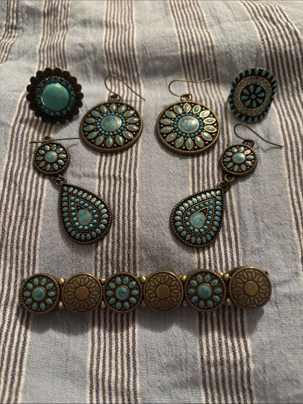 Faux Turquoise Jewelry Set